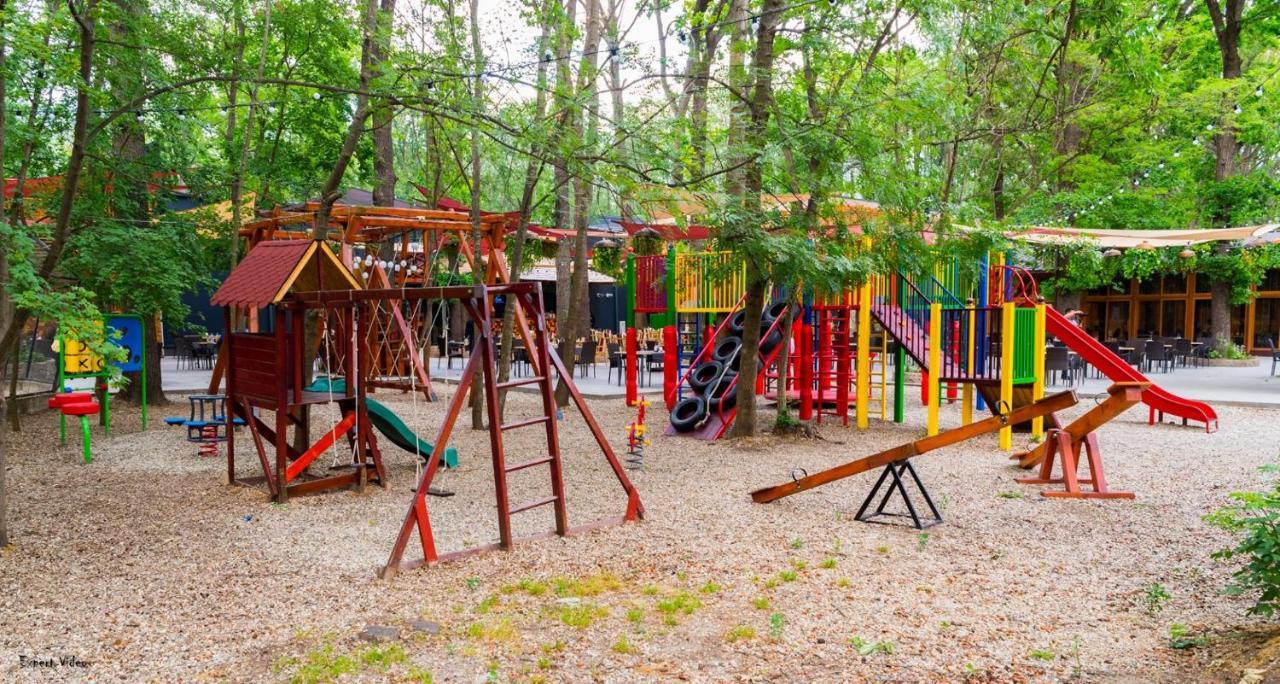 Forest M,Constanta Valu lui Traian Bagian luar foto
